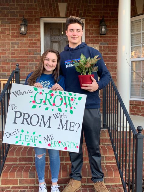 Plant Hoco Proposals, Plant Promposal, Promposal Ideas With Flowers, Prom Posals Ideas, Cute Promposal Ideas, Dance Responses, Prom Asks, Cute Promposal, Promposal Ideas For Him