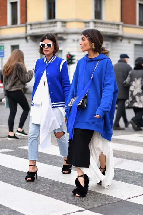 Navy Street Style, Royal Blue Street Style, Royal Blue Hoodie Outfit, Blue Street Style, Royal Blue Fashion, Hoodie Street Style, Mfw Street Style, Royal Blue Outfits, New Fashion Clothes