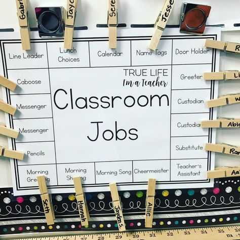 True Life I'm a Teacher Classroom Job Chart, Bilingual Teaching, Simple Classroom, Classroom Job, Language Classroom, Class Jobs, Homework Helpers, Job Chart, Elementary Classroom Decor