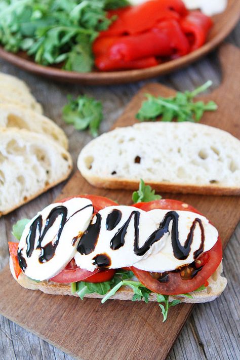 Roasted Red Pepper, Arugula, and Mozzarella Sandwich Recipe on twopeasandtheirpod.com @Maria (Two Peas and Their Pod) Fresh Mozzarella Sandwich, Two Peas And Their Pod, Best Picnic Food, Easy Picnic Food, Mozzarella Sandwich, Summer Sandwiches, Simple Sandwiches, Roasted Red Pepper, Picnic Food