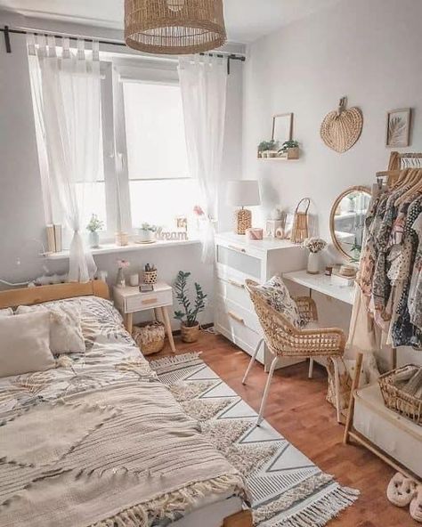 Boho Bedroom With Vanity, Urban Minimalist Boho Bedroom, Modern Boho Vanity, Boho Bedroom Vanity, Boho Makeup Room, Boho Vanity Ideas, Boho Makeup Vanity, Boho Workspace, Boho Office Space Workspaces