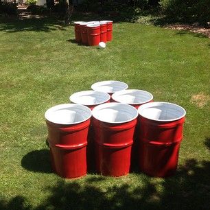 If you need to entertain a large group of people (read: drunkards), use trash cans and a volleyball to play a gigantic game of beer pong. Bbq Party Games, Giant Beer Pong, Beer Pong Party, Backyard Party Games, Summer Outdoor Games, Alcohol Games, Backyard Bbq Party, Wedding Backyard, Giant Games