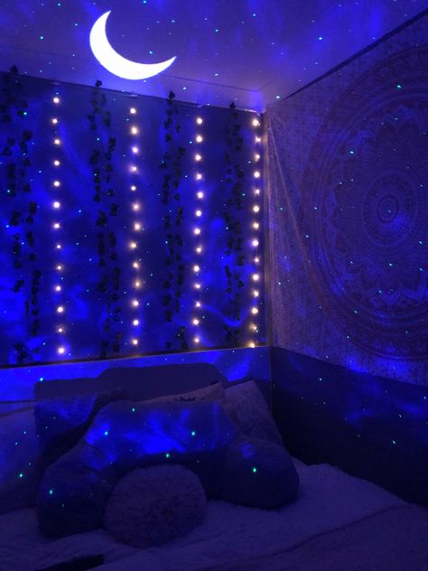 Space Aesthetic Room, Room Claims, Small Room Decor Bedroom, Room Asthetics, Space Things, Star Room, Vibe Rooms, Cool Room Designs, Cool Room Decor