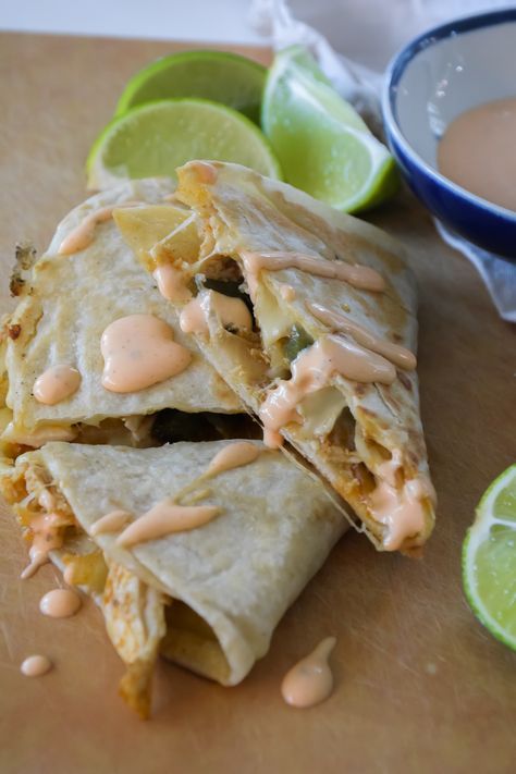 These Poblano Chicken Quesadillas with Cholula Ranch are so good and easy to make! These are a great tex-mex meal! These quesadillas are so good y'all. I love that this recipe is mostly hands off time while the chicken is baking with the onions and poblanos. I use lots of spices so this dish is Mexican Style Food, Roasted Chicken Recipes, Poblano Chicken, Side Dish Salad, Cholula Hot Sauce, Favorite Chicken Recipes, Sandwich Sides, Favorite Recipes Chicken, Cabin Trip