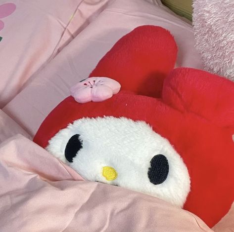 Sanrio Plush Aesthetic, Red My Melody, Hello Kitty Rooms, Kawaii Room Decor, Hello Kitty Aesthetic, Wallpaper Doodle, Red Bedding, Hello Kitty My Melody, Kawaii Room