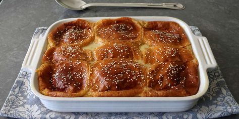 Hamburger Bun Bread Pudding Hamburger Bread, Bread Pudding Recipes, Bun Bread, 5 Ingredient Dinners, Breakfast Casseroles, Bread Pudding Recipe, Stale Bread, Loaf Of Bread, Hamburger Buns