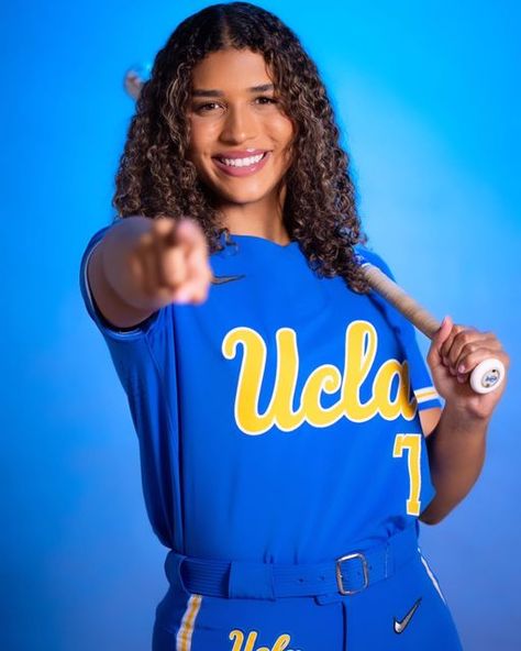 Softball Media Day Poses Catcher, Softball Senior Banner Poses, Senior Softball Banner, Softball Pictures Poses Individual, Softball Media Day Poses, Ucla Softball, Softball Team Photos, Softball Poses, Softball Awards