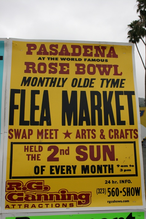 Flea Market Advertising, Flea Market Poster Design, Flea Market Signs, Flea Market Poster, Flea Market Aesthetic, Flea Market Sign, Flea Market Design, Street Typography, Market Branding