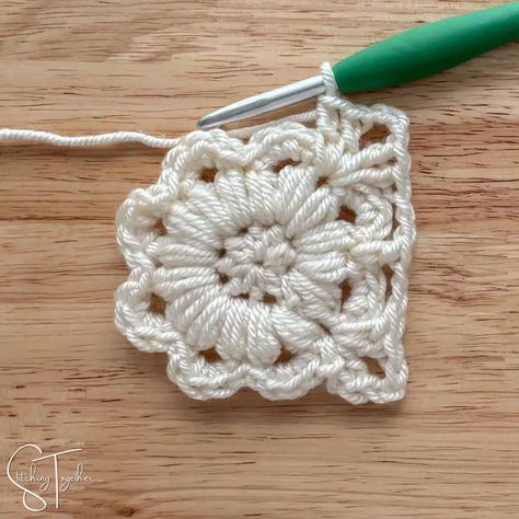 Textured Crochet Granny Square, French Square Crochet, Spring Court Granny Square, Grandma Squares Crochet, Different Crochet Granny Square Patterns, Granny Square Ideas Free, Crocheted Motifs Free Pattern, Granny Square Lace Pattern, Knit Granny Square Pattern