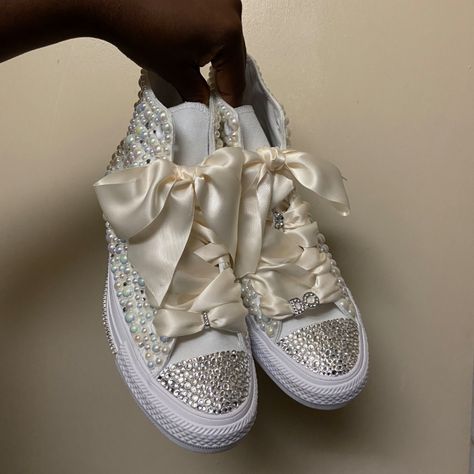 Custom Bling Pearl & Crystal Classic Converse. Each Shoe Is Hand Designed With Crystals Being Placed One By One, Making This A Time Consuming Process But The End Result Is Truly A Stunning Work Of Art & Worth Every Penny. Please Be Aware That Processing Time Takes 2 Weeks & This May Vary Depending On The Item & Design Being Done. Sneakers May Be Shipped Without The Box If Doesn't Fit Once Wrapped. All Sneakers Will Be Wrapped & Packaged Securely. More Crystal & Pearls Available. Made To Order. Bedazzled Sneakers, Pink Leather Converse, Quince Shoes, Converse Shoes Custom, Turquoise Converse, Converse Wedding, Maroon Converse, 15 Shoes, Converse Wedding Shoes