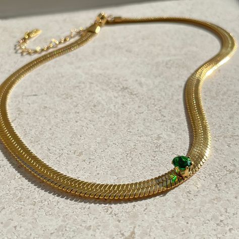 Green Stone Bracelet, Emerald Green Stone, White Gold Bangle, Emerald Necklace, Gold Snake, White Stone, Green Stone, Snake Chain, Stone Bracelet