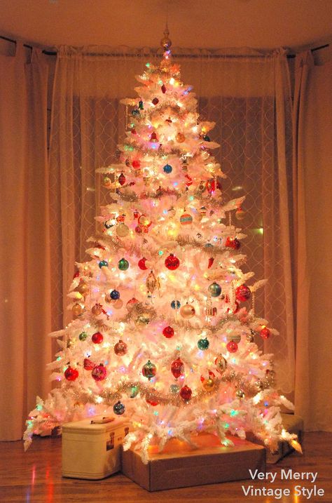 Very Merry Vintage Syle: O {White} Christmas Tree, O {White} Christmas Tree White Christmas Tree With Colorful Decor, Vintage White Christmas Tree, White Christmas Tree With Multi Colored Lights, White Christmas Tree Colored Lights, Retro White Christmas Tree, White Christmas Tree With Colored Lights, White Christmas Tree With Multicolored Lights, White Tree With Colored Lights, White Christmas Tree Multicolor Lights