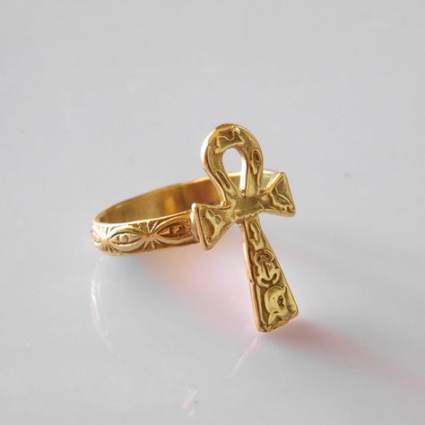 Ankh cross ring is reminiscent of an antique treasure, with a Detail Eye protection band.  The ankh represented the key to all hidden knowledge & insight on the highest level & a symbol of eternal life *18k Solid Gold * Sizing included from 5us to 7.5us Custom orders welcomed Free worldwide shipping To see more.... To more necklaces and pendants: https://www.etsy.com/shop/templejewelsibiza/items?section_id=21336926 To my shop: https://www.etsy.com/shop/templejewelsibiza Ankh Jewelry, Ankh Ring, Hidden Knowledge, Eye Band, Dope Jewelry Accessories, Ankh Cross, Mystical Jewelry, Earthy Jewelry, Egyptian Jewelry