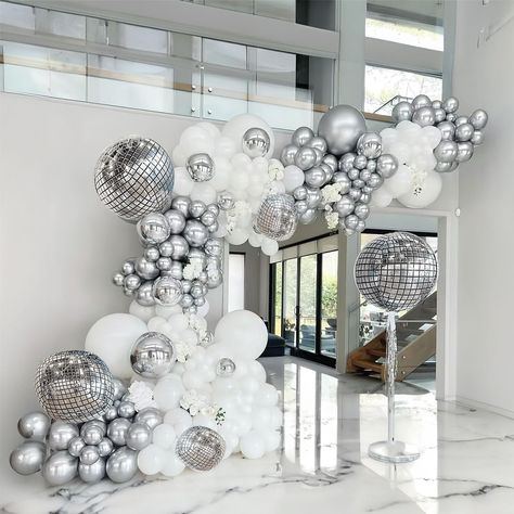 Silver Disco Birthday Party, White Prom Decorations, Sec And The City Theme Party, Nye Balloon Garland, Large Balloon Garland, Disco Ball Balloon Arch, Disco 1st Birthday Party, Disco Sweet 16 Party, Prom Birthday Party Theme