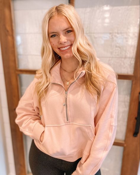 Lulu Lemon Sweatshirt, Lululemon Outfits, Weekly Outfits, Athleisure Fashion, Tall Girl, Athletic Apparel, Workout Outfit, Athletic Outfits, Sweaters And Jeans