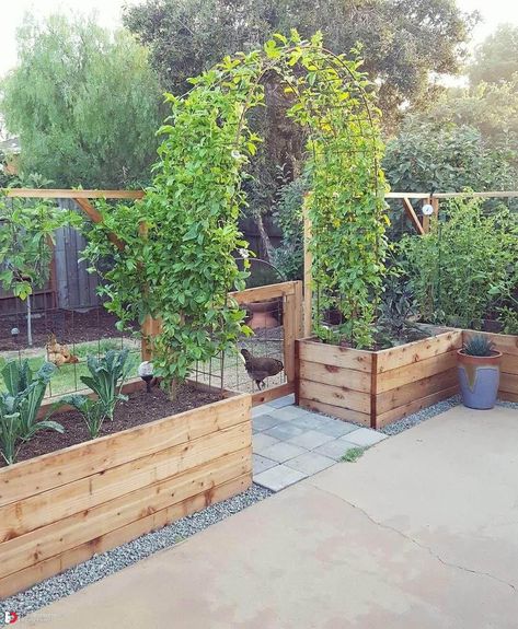 30 Ideas For Using Wood To Decorate Your Garden Make It Beautiful To Relax - Engineering Discoveries Small Cottage Garden Ideas, Diy Raised Garden, Garden Vines, Raised Garden Beds Diy, Garden Area, Garden Types, Veg Garden, Have Inspiration, Vegetable Garden Design