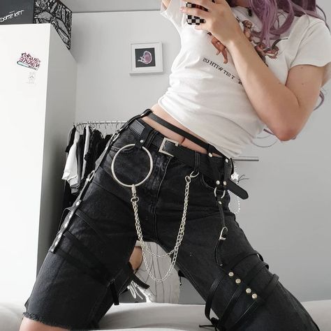 Thigh Belt Outfit, Thigh Harness Outfit, Leg Harness Outfit, Garter Outfits, Steampunk Oc, 90s Emo, Harness Outfit, Thigh Belt, Thigh Harness