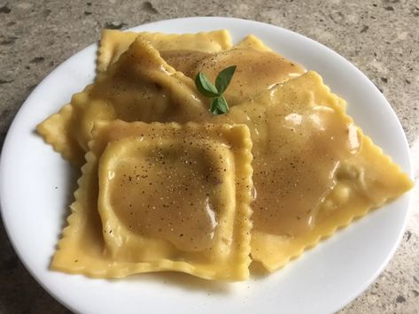 Aldi's Turkey Cranberry Ravioli Is Basically a Thanksgiving Feast in One Bite Ground Turkey Ravioli Recipe, Turkey Ravioli Recipe, Bourbon Sweet Potatoes, Slow Roasted Turkey, Traditional Thanksgiving Recipes, Turkey Cranberry, Best Thanksgiving Side Dishes, Ravioli Recipe, Slow Roast