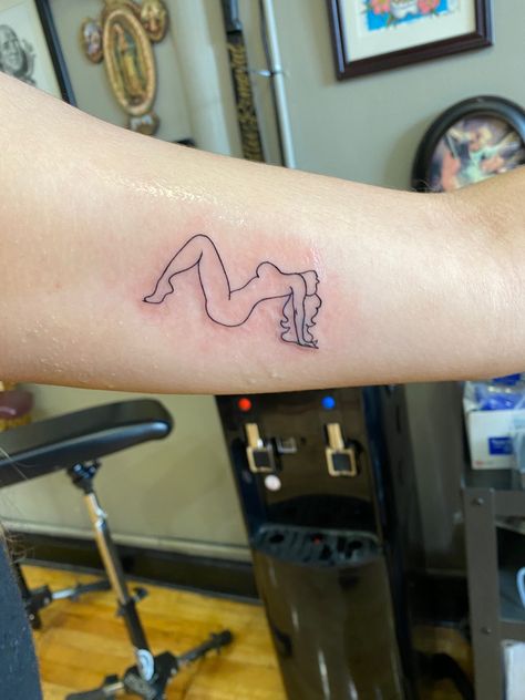 Arctic Monkey Inspired Tattoos, K-12 Tattoo Ideas, Monkeys Tattoo, Arctic Monkeys Tattoo, Tattoos Inspos, 12 Tattoos, Monkey Tattoos, Lyric Tattoos, Do I Wanna Know