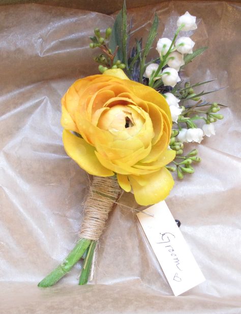 Yellow Boutonniere Wedding, Ranuncula Boutonniere, Yellow Corsage And Boutonniere, Pastel Yellow Corsage, Yellow Ranunculus Boutonniere, Yellow Boutonniere, Ranunculus Wedding, Ranunculus Boutonniere, Button Holes Wedding