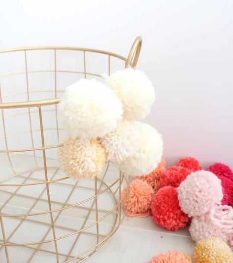 Pom Pom Picture Frames, Diy Slinger, Pom Pom Basket, Fall Throw Blanket, Small Market, Pom Crafts, Tassel Crafts, Balls Of Yarn, Yarn Ideas