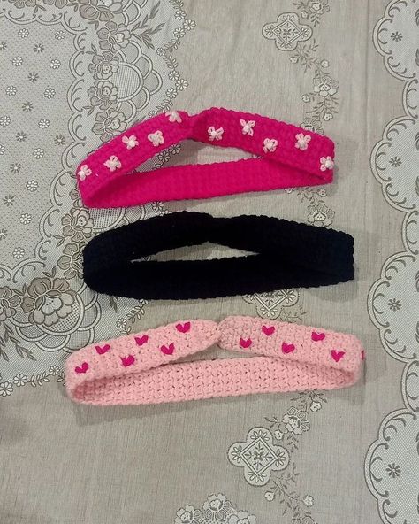 Beautiful and yet simple Crochet Head bands specially hand crafted 🥰🥰 You chose your colour and pattern and we make it happen😇😇 #crochet #headband #fashion #beauty Crochet Head Bands, Crochet Hair Bands, Crochet Hair Band, Crochet Headband Tutorial, Ponytail Hat Crochet, Crochet Ear Warmer Pattern, Easy Crochet Headbands, Crochet Hairband, Headband Fashion