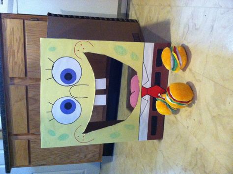 Cheap Spongebob party idea! I made this from a cardboard box, poster board, construction paper, markers, and glue. I bought the "crabby patties" at the dollar tree in the dog toy section. Toss the patties in his mouth! Sponge Bob Party Food Ideas, Spongebob Party Games For Kids, Sponge Bob Decorations, Spongebob Birthday Party Games, Sponge Bob Birthday Party Ideas, Spongebob Party Ideas, Sponge Bob Party, Birthday Spongebob, Spongebob Squarepants Party