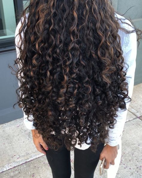 Perm Ideas, Long Perm, Curly Color, Dyed Curly Hair, Natural Curly Hair Cuts, Highlights Curly Hair, Colored Curly Hair, Dyed Natural Hair, Beautiful Curly Hair