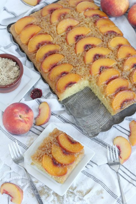 Peach Upside Down Cake, Gooey Cake, Ice Cream Cupcakes, Peach Cake, Ice Cream Pies, Vanilla Bean Ice Cream, Yellow Cake, Cocktail Desserts, Yellow Cake Mixes