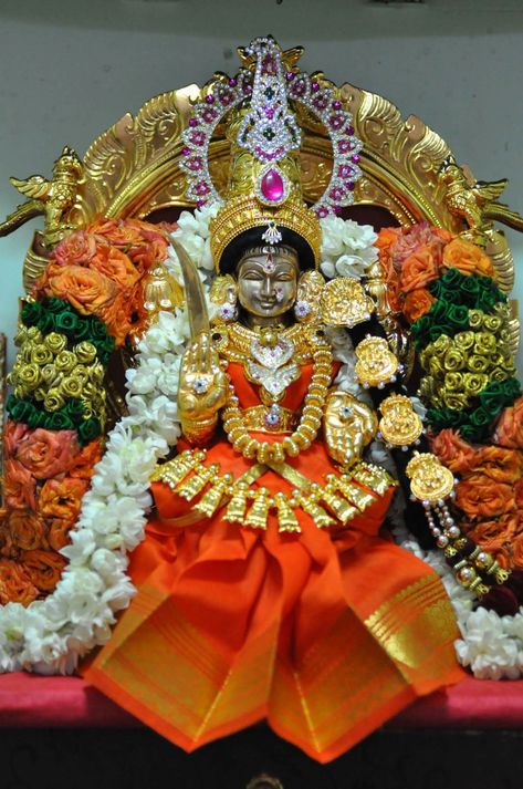 Veera Lakshmi Maha Lakshmi Images, Veera Lakshmi, God Lakshmi, Shakthi Devi, Vishnu Priya, Laxmi Maa, Hindu Statues Goddesses, God Pic, Lakshmi Photos