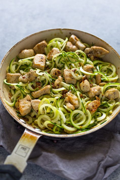 4 ingredient Garlic Chicken Zoodles | Gimme Delicious Chicken And Zoodles, Chicken Zoodles, 4 Ingredient Recipes, Zoodle Recipes, Chicken Spinach, Recipes With Chicken, Spinach Pasta, Breast Recipe, 4 Ingredient