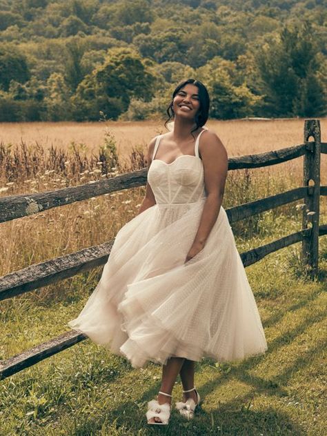 Anthropologie Bridal, Bride Era, Courthouse Wedding Dress, Reception Dresses, By Watters, Plus Size Brides, Civil Wedding Dresses, Tea Length Wedding, Plus Size Bride