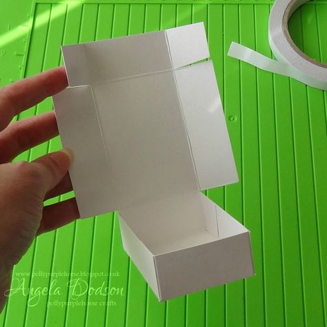 How to Make Mini Gift Boxes - A simple Tutorial Diy Small Box With Lid, Folded Boxes Diy, How To Make Mini Gift Boxes, Mini Gift Box Ideas Diy, How To Make Small Gift Boxes, How To Make A Box For Gift, How To Make Box With Paper, Mini Gift Box Ideas, Small Box Diy