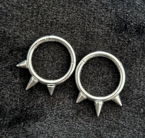 Silver spiked hinged septum ring. Stainless steel. 16g, 8mm Septum Piercing Jewelry, Septum Jewelry, Septum Piercing, Piercing Jewelry, Septum Ring, Piercings, Nose Ring, Stainless Steel, Tattoos