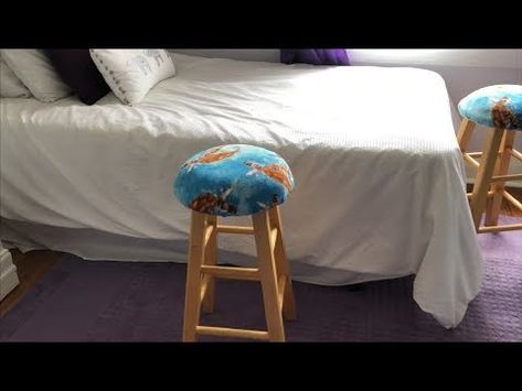 How to Make Completely Removable Cushions for Bar Stools - YouTube Diy Stool, Cute Cushions, Stool Covers, Round Stool, How To Sew, A Bar, Seat Cover, Bar Stool, Stools