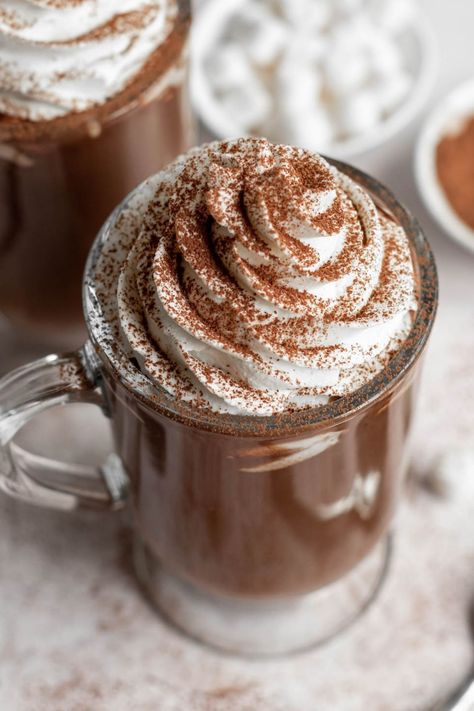 Fancy Hot Chocolate, Barista Drinks, French Hot Chocolate Recipe, Mexican Coffee Recipe, Hot Chocolate Aesthetic, Desserts Nutella, Classy Food, Hot Chocolate Mix Recipe, Brulee Recipe