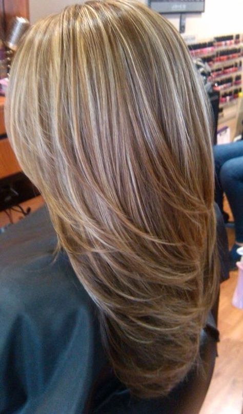 Light blonde highlights on medium brown hair Long Layered Haircuts, Hair Color Highlights, Hair Color And Cut, Great Hair, العناية بالشعر, Hair Skin, Blonde Highlights, Gorgeous Hair, Hair Highlights