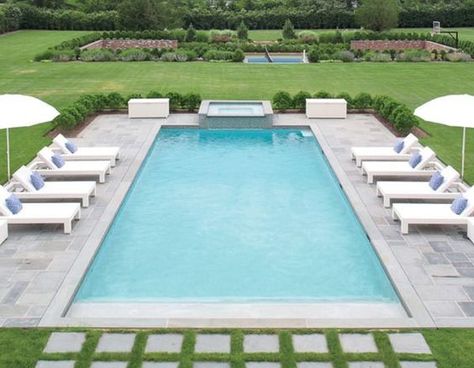 Deciding on Water Color of a Swimming Pool - Happy Haute Home Pool And Spa Ideas, Pretty Pool, Pool House Decor, Modern Pool House, Rectangle Pool, Building A Swimming Pool, Living Pool, Pool Finishes, Pool Colors