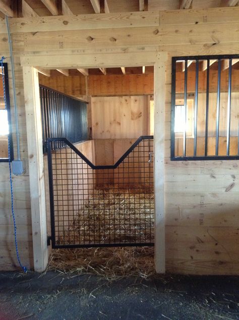 Stall Gates For Horses, Diy Stable Door, Horse Stall Gates, Horse Stall Doors Diy, Stall Fronts Horse, Horse Stall Ideas Cheap, Diy Stables For Horses, Diy Stall Doors, Horse Stall Ideas Diy