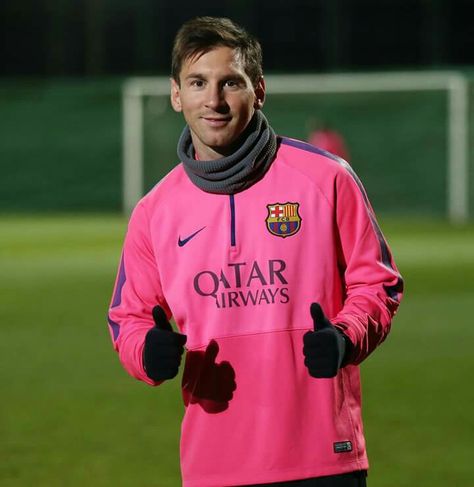 Leo Messi Anto Roccuzzo, Do You Like Messi, Messi Poster, Messi Videos, Lionel Messi Fc Barcelona, Football Players Photos, Lionel Messi Barcelona, Football Players Images, Lionel Andrés Messi