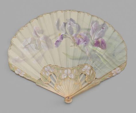 Gold Border Design, Antique Fans, Folding Fan, Paper Fans, Gold Border, Irises, Gold Art, Border Design, Hand Fan