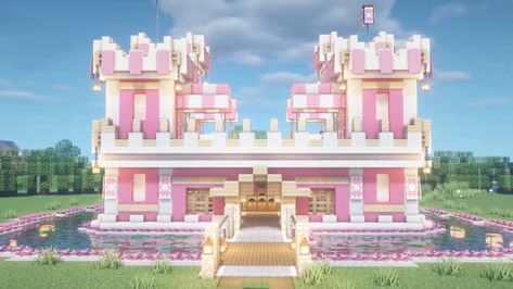 Girly Minecraft, Barbie Castle, Aesthetic Minecraft Builds, Minecraft Castle Designs, Bangunan Minecraft, Minecraft House Tutorials, Minecraft Castle, Pink Castle, Cute Minecraft Houses