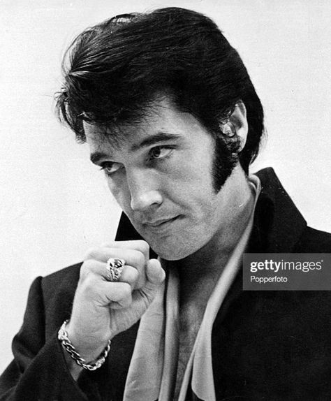 Elvis Presley 70s, Austin Butler Elvis Presley, Elvis 2022, Austin Elvis, Elvis Memorabilia, Austin Butler Elvis, Elvis Priscilla, Elvis Photos, Jailhouse Rock