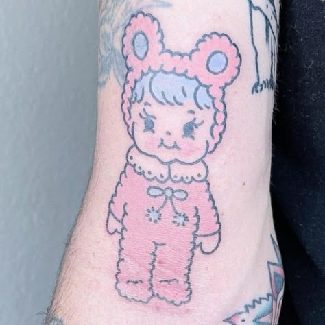 Pastel American Traditional Tattoo, Bubblegum Traditional Tattoo, Pastel Traditional Tattoo, Kitsch Tattoo, Pastel Tattoo, Doll Tattoo, Cute Tats, Kawaii Tattoo, Fresh Tattoo