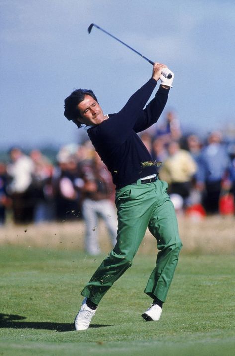 Seve Ballesteros, Famous Golfers, Mens Golf Fashion, Golf Images, Golf Pictures, Golf Photography, Golf Inspiration, Classic Golf, Womens Golf Fashion