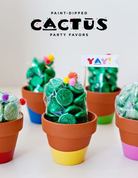 Paint-Dipped Cactus Party Favors (Tutorial) Cactus Party Favors, Fiesta Party Favors, Mexican Baby Shower, Fiesta Bridal Shower, Fiesta Birthday Party, Fiesta Theme Party, Cactus Party, Mexican Party Theme, Taco Party