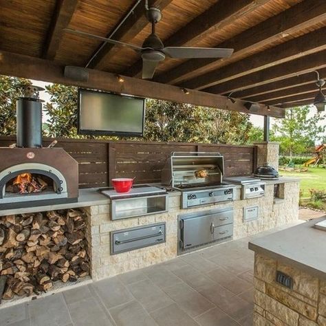 Planning an Outdoor Kitchen in 2019 Traditional Kitchen Backsplash, Backyard Kitchens, Design Per Patio, Outdoor Kitchen Design Layout Grill Area, Outdoor Kitchen Design Modern, Outdoor Kitchen Countertops, Outdoor Kitchen Cabinets, Modern Outdoor Kitchen, Outdoor Kitchen Bars