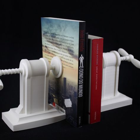 3D Printable Vice Bookend by yoojin ko Racks And Shelves, Fluorescent Paint, Diy Household Tips, 3d Printing Projects, 3d Printing Service, Unique Storage, Office Solutions, Modelos 3d, Book Ends