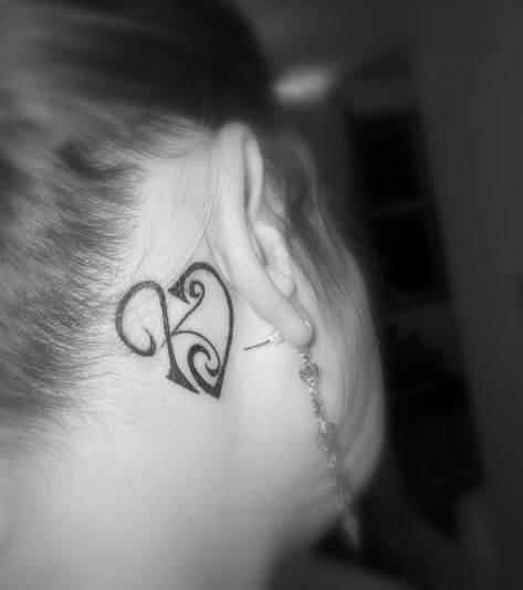 #eartattoo K and J tattoo in the shape of a heart. the first initials of my two sons J Heart Tattoo, Sons Tattoo, J Heart, Dk Logo, People Tattoo, Tattoo Kids, Always Tattoo, Diy Tattoo Permanent, J Tattoo