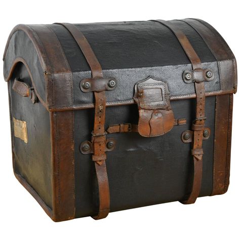 Steam Trunk, Luxury Suitcase, Trunks For Sale, Antique Steamer Trunk, British Colonial Decor, Antique Wicker, Leather Trunk, Antique Trunk, Travel Trunk